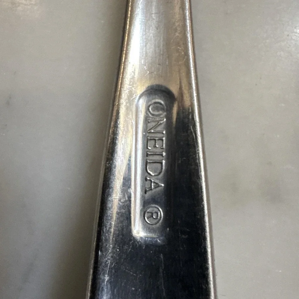 Oneida SIMMER Set of 5 Oval Soup Spoons Stainless Flatware (7 1/8